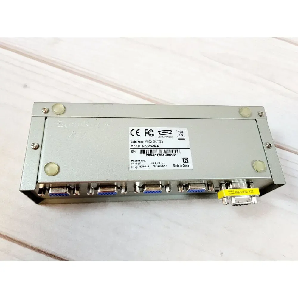 Aten 4 Port Video Splitter Model VS-94A 1 to 4 VGA Duplicator W/ AC Cord